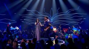 Incident amuzant la Eurovision! Un bărbat s-a urcat pe scenă și și-a dat jos pantalonii!