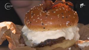 Burgerul și-a făcut loc cu succes în meniul românilor. Care e rețeta pentru cel mai delicios burger