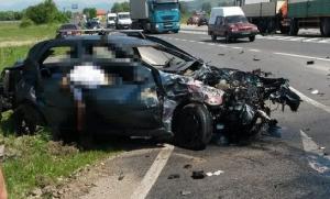 Şoferul proiectat prin geamul din dreapta, după ce s-a izbit frontal cu un camion, la Călan, juca fotbal la echipa locală. Prietenii sunt dărâmaţi