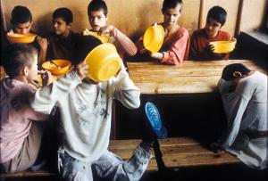 ÎNFIORĂTOR: Sute de copii, EXTERMINAŢI în orfelinatele din România, în perioada comunistă! MĂRTURII CUTREMURĂTOARE din "Casa Irecuperabililor" (VIDEO)