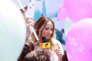 A început "Vara de 100 de zile"! De 1 iunie, Octavia Geamănu a împărţit 100 de baloane copiilor, de ziua lor