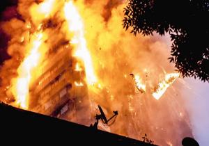A fost identificată PRIMA VICTIMĂ a incendiului care a mistuit Grenfell Tower! ULTIMUL MESAJ trimis înainte de a sfârşi în INFERNUL din blocul londonez