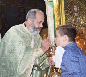 CE A STRIGAT cuţitarul, înainte să-l ÎNJUNGHIE ÎN SPATE, de 2 ori, pe părintele Stelian Pădurar, în Biserica Sfânta Parascheva din Bucureşti