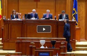 VIDEO HALUCINANT. Dragnea, către Ponta, când fostul ministru a cerut să ia cuvântul la moţiune: "Bă, eşti nebun?"