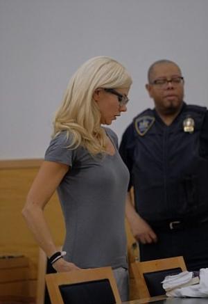 Regina vegan, arestată pentru un MEGA-FURT. Cum a reuşit această divă blondă să dea un tun de peste 1,7 milioane de dolari