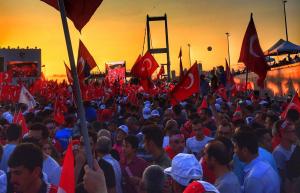 Uriașă manifestație la Istanbul: Turcii au comemorat un an de la tentativa eșuată de lovitură de stat