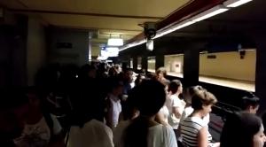 Aglomerație infernală în stația de metrou Pipera, din cauza noului sistem de acces. Călătorii sunt foarte supărați (VIDEO)
