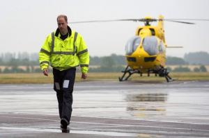Scrisoare DRAMATICĂ a prințului William în ultima zi la locul de muncă: Cum l-au afectat sinuciderile și accidentele mortale, la care a asistat ca pilot de ambulanță aeriană
