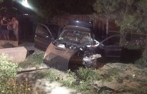 O şoferiţă de doar 20 de ani, începătoare, e în COMĂ, după ce a scăpat maşina de sub control, în Gorj. Alţi patru tineri au fost răniţi