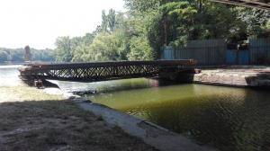 A început amplasarea PODULUI plutitor sub pasarela din Parcul Herăstrău!
