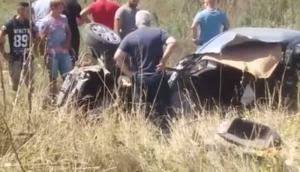 ACCIDENT TERIBIL cu trei maşini, la ieşirea din TImişoara! Un MORT şi mai mulţi RĂNIŢI, după un impact devastator. Una dintre maşini s-a rupt în două! (VIDEO)