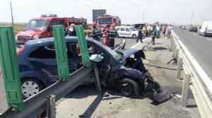 Accident groaznic pe autostradă! Doi tineri au rămas FĂRĂ PICIOARE, iar copilul lor de 6 ani a ajuns la spital - FOTO/VIDEO