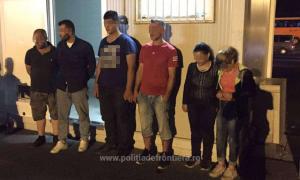 S-au ascuns în podeaua unei autoutilitare pentru a fugi din ţară! Şase persoane au fost reţinute la graniţa cu Ungaria