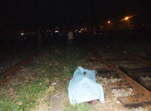 SINUCIDERE ŞOCANTĂ. Un adolescent de 16 ani a fost DECAPITAT de un tren în această dimineaţă - FOTO