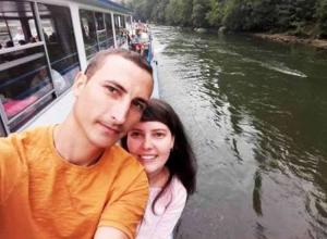 Povestea DRAMATICĂ a doi soţi care au murit în tragicul accident din Austria: veneau în România pentru a fi naşii unor prieteni - GALERIE FOTO