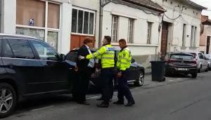 A fost REŢINUT un celebru cardiolog mureşean! Medicul a fost ÎNCĂTUŞAT în plină stradă, după ce a bruscat un poliţist (VIDEO)