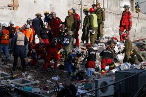 Mexicul a fost zguduit de un nou cutremur! Clădirile s-au mișcat, din nou, în timpul operațiunilor de salvare!