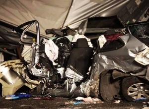 CARNAGIU PE AUTOSTRADĂ! Un şofer de TIR care a condus pe CONTRASENS a omorât trei oameni - FOTO/VIDEO