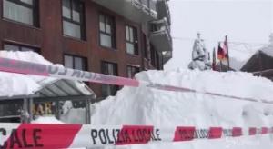 Nordul Italiei, paralizat de ninsori! Sate îngropate în zăpadă, mii de oameni evacuaţi. O avalanşă puternică a lovit o clădire, în oraşul Sestriere (Video dramatic)
