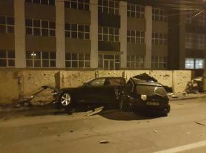 Accident mortal înfiorător lângă Clujana! Un BMW s-a rupt în două, după ce s-a izbit de un stâlp. "Organe umane erau împrăștiate peste tot!" (Video)