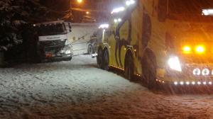Viscol puternic în ţară, zăpada şi poleiul blochează România (Video)