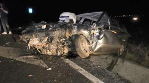 Impact teribil pe DN1, la ieşirea din Codlea! Un şofer a fost aruncat prin parbriz după ce s-a izbit violent cu maşina de un autocar (Imagini dramatice)