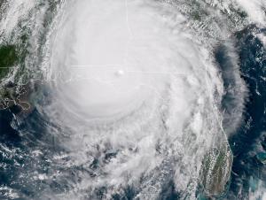 Uraganul "Michael" a făcut prăpăd în Florida. Cea mai puternică furtună din ultimul secol a lovit cu rafale de peste 250 km/h (Video)