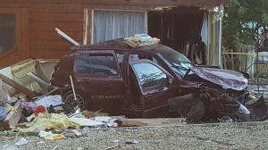 O familie din Arieş, Maramureş, distrusă într-un accident cumplit, la Satulung. Trei fraţi erau în maşina făcută praf într-o casă