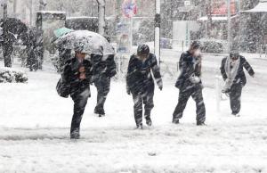 Prognoza meteo iarna 2018-2019. Pentru România, specialiștii AccuWeather anunță valuri de aer polar, ninsori și viscol