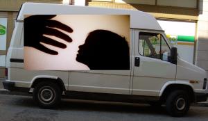 Psihoza ambulanţei care fură copii loveşte şi în Italia. Românii au băgat în sperieţi un întreg oraş din Peninsulă