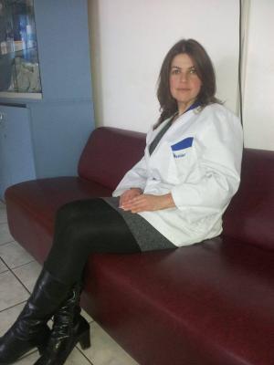 O mare de lacrimi şi durere în urma Cosanei Claiciu, doctoriţa moartă la Arad, în timpul gărzii din spital