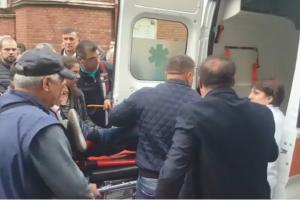 Imagini teribile la Craiova! Aurică Beldeanu, transportat în stare gravă la spital după ce sicriul lui Ilie Balaci a fost scos din biserică (Video)