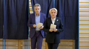 Premierul Viorica Dăncilă a votat la referendum: "Tema familiei este importantă. Am votat pentru valorile în care eu cred" (Video)