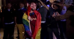 Transsexual în lacrimi de bucurie, după eşecul referendumului: "Este un câştig care ne va da curaj să cerem parteneriatul civil" (Video)
