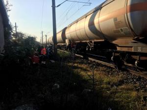 Primele imagini de la accidentul cu 4 morţi din Lugoj. Trei femei şi un bărbat au murit pe loc, loviţi de tren (video)