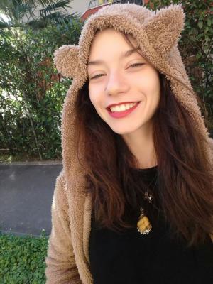 Roxana a fost găsită moartă în camera în care locuia, în Italia. Avea 23 de ani: "Orice labirint are şi o ieşire"