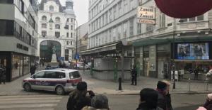 Focuri de armă într-un restaurant din centrul Vienei. Cel puţin doi răniţi