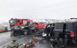 O familie din Suceava, distrusă în accidentul de la Leghia. Tatăl mort, mama şi copilul de doar un an, în comă