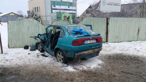 O tânără de 29 de ani a murit după un accident teribil, în Neamţ. Maşina în care a pierit e de 15 zile la locul dramei
