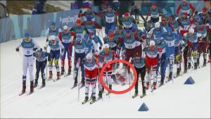 Un norvegian a uimit la Jocurile Olimpice. A câştigat medalia de aur la skiatlon după ce a căzut la start, un băţ i s-a rupt, dar apoi a depăşit 67 de adversari