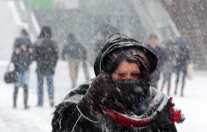 Un nou ciclon mediteranean loveşte România! Meteorologii anunţă fenomene periculoase în weekend