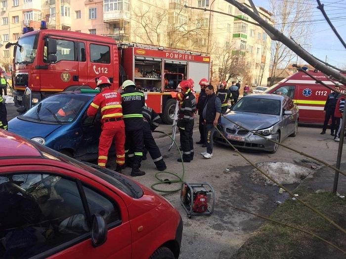Accident grav în Alexandria! Un Matiz s-a făcut praf după ce a fost ...