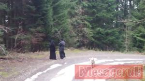 Fostul episcop al Huşilor, filmat în ipostaze compromiţătoare cu un seminarist, a fost surprins în pădure cu maica stareţă a Mânăstirii Văratec (Foto)