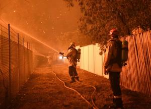 Cel mai mare oraş din Australia e ameninţat de un uriaş incendiu. Suburbiile au fost deja atinse de flăcări (video)