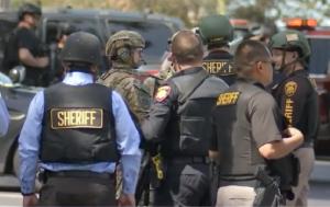 Atac armat la sediul central al YouTube din California comis de o femeie. Martorii susțin că au auzit zeci de focuri de armă. Sunt mai multe victime. Imagini live