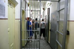 Se prăbuşeşte Penitenciarul Iaşi! 450 de deţinuţi au fost evacuaţi de urgenţă. FSANP: "Ministrul Justiţiei pune în pericol sute de vieţi omeneşti!"