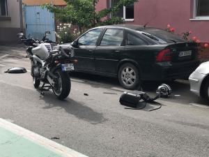 Tragedie pe o stradă din Timişoara. Un motociclist de 33 de ani a murit din cauza unui şofer neatent (Foto)