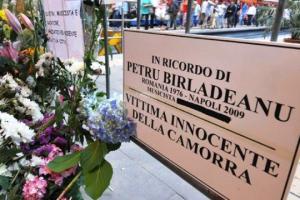 Crima care a şocat Italia! Un român care cânta la acordeon a fost ucis cu opt gloanţe de mafioţii Camorra (Video)