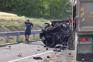 Microbuz românesc implicat într-un accident cu 9 morți, pe o șosea din Ungaria