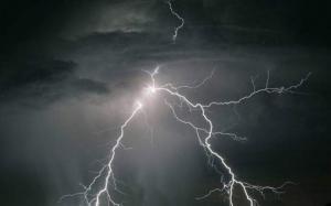 Alerte meteo de vreme severă imediată! Meteorologii anunţă cod galben de furtuni, ploi torenţiale şi grindină în mai multe judeţe